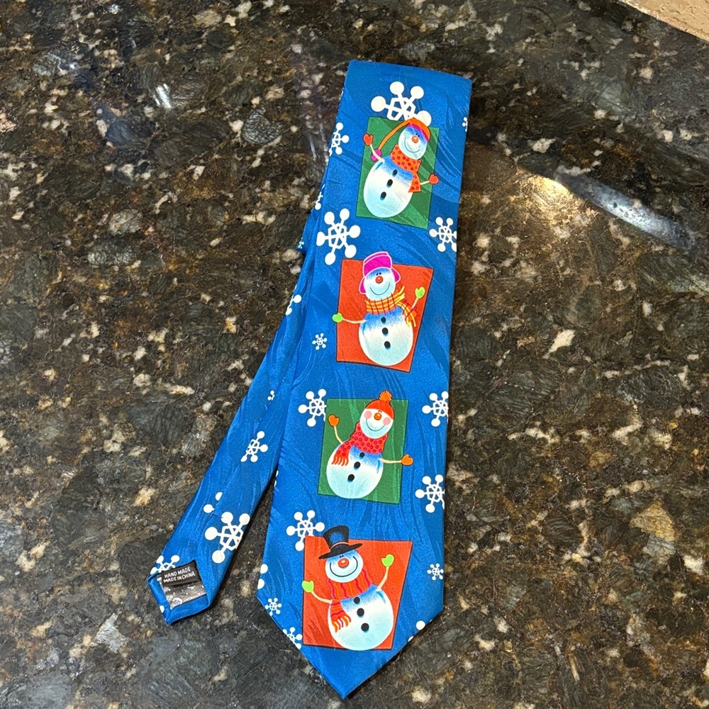 Keith Daniel’s Snowman tie!